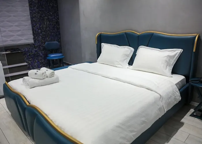 White Crown Hotel