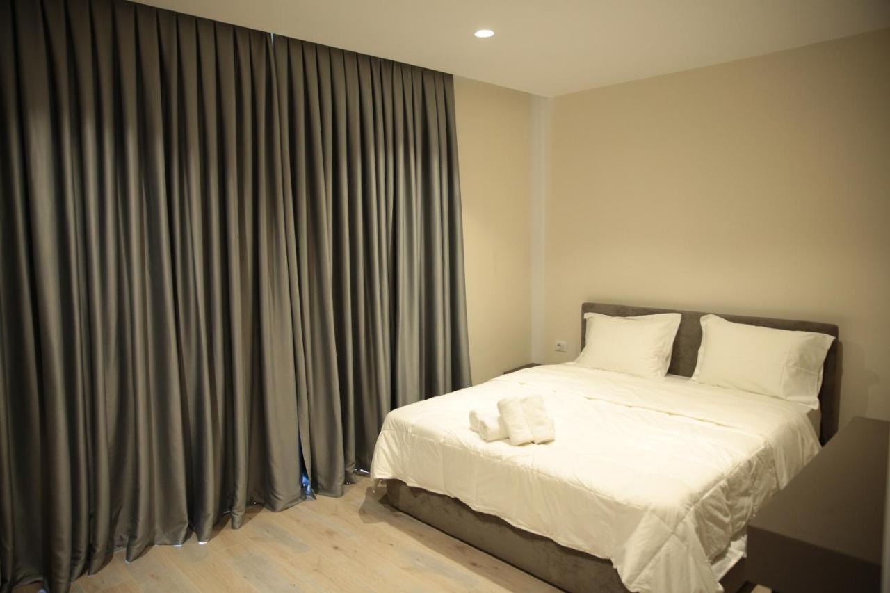 Hotel White Crown